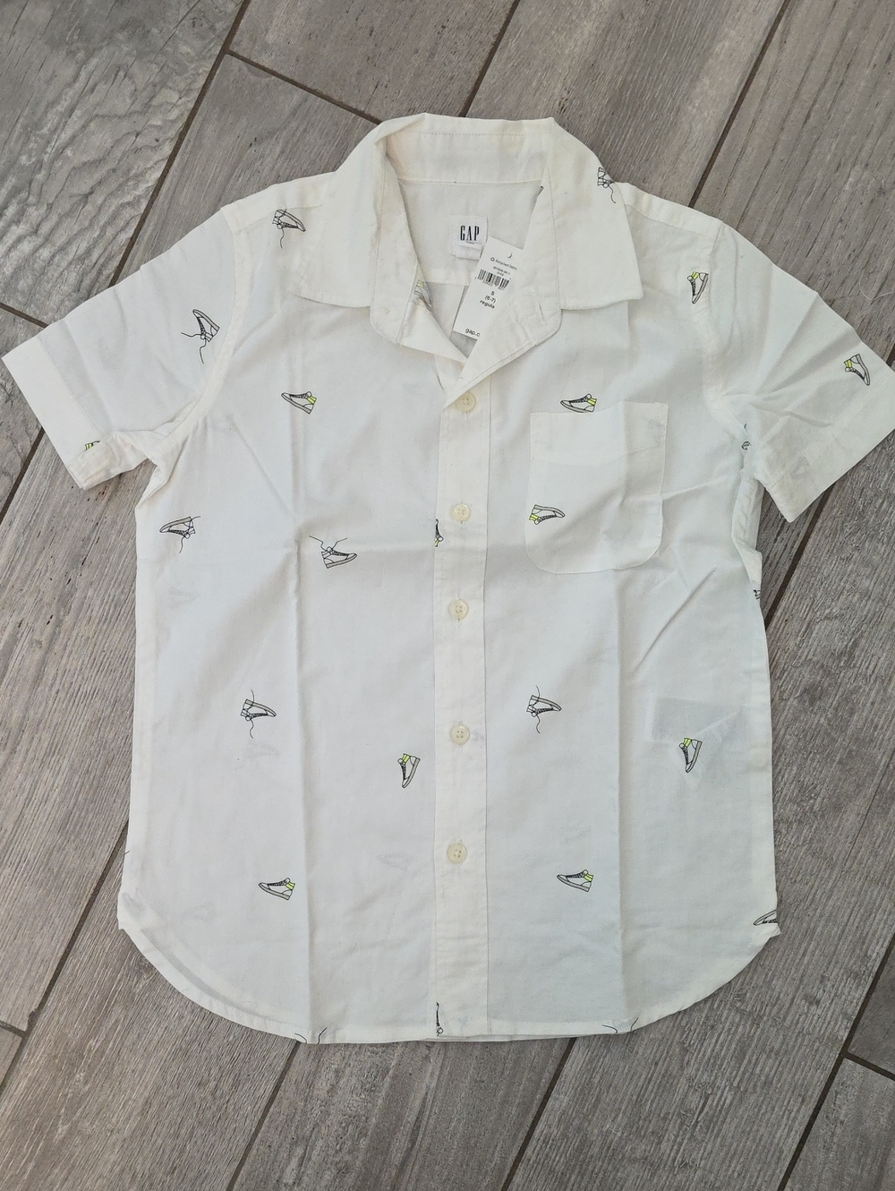 GAP White Short-Sleeve Button-Down Shirt with Small Print